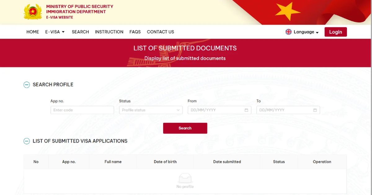 Page officielle de recherche d'une demande d'eVisa vietnamien avec les champs numéro de demande, adresse e-mail, date de naissance et captcha